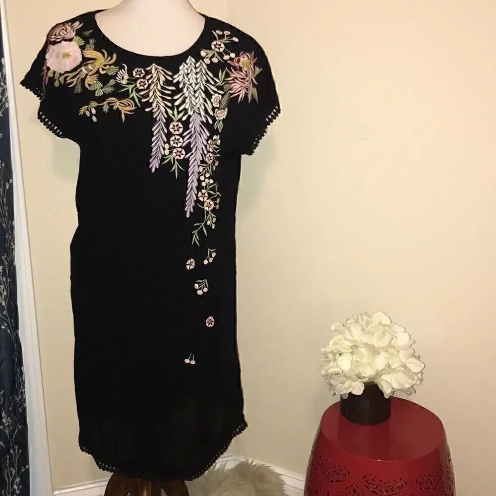 Sundance Floral Embroidered Shift Dress
